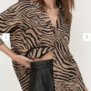 Nasty Gal Don’t Tail A Soul Satin Tiger Oversized Button Down Shirt Size 4